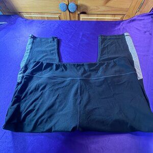 📌R8 Activewear High-Rise Sport - Gym Plus Size Capri Leggings Gray Side Panel